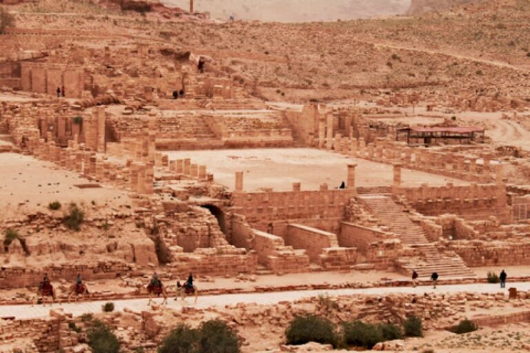 معلومات عن شاطئ نوسا دوا في بالي - موسوعة عين